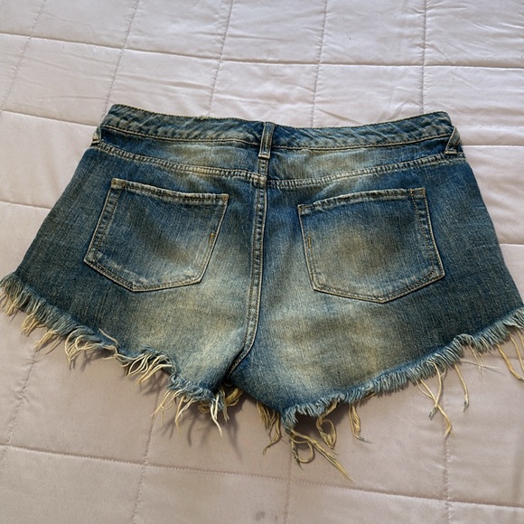 Mossimo denim distressed short shorts - Picture 2 of 4